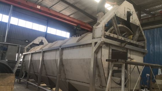 ماكينة غسيل البطاطس الطازجة الكربون الصلب الدوارة 20t / H 15kw